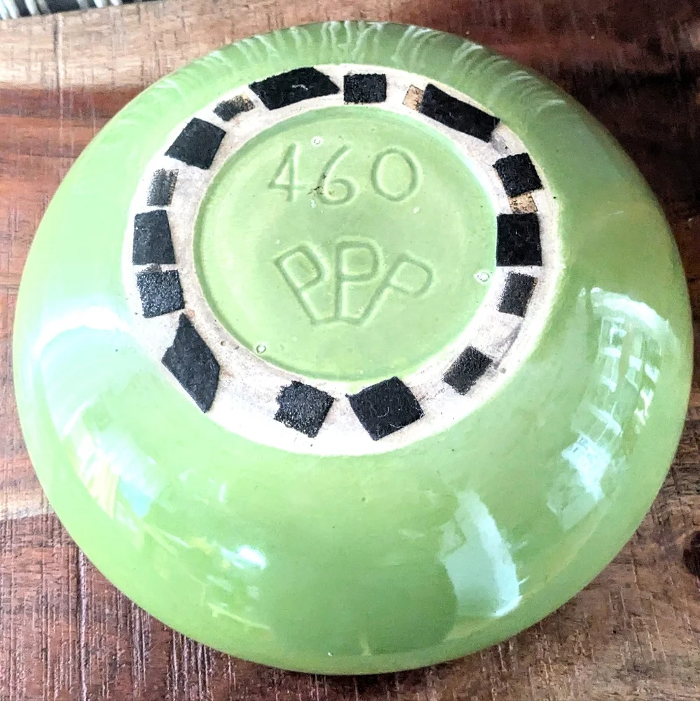 Vintage Premier Pottery Peapod Green Bowl 460 - 10